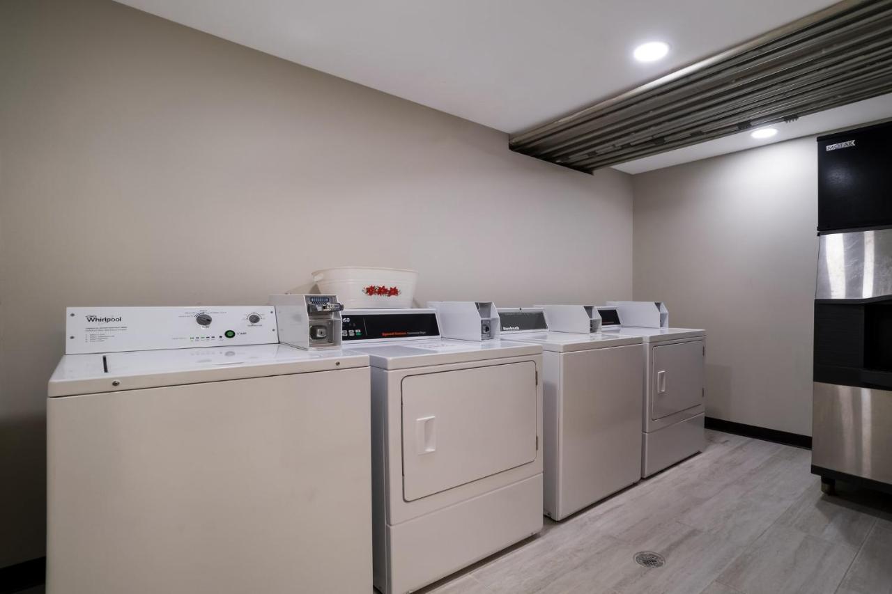 Motel Super 8 By Wyndham Marston Esterno foto